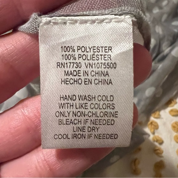 NWOT Target Semi-Sheer Grey Polka Dot Infinity Circle Scarf - Picture 4 of 5